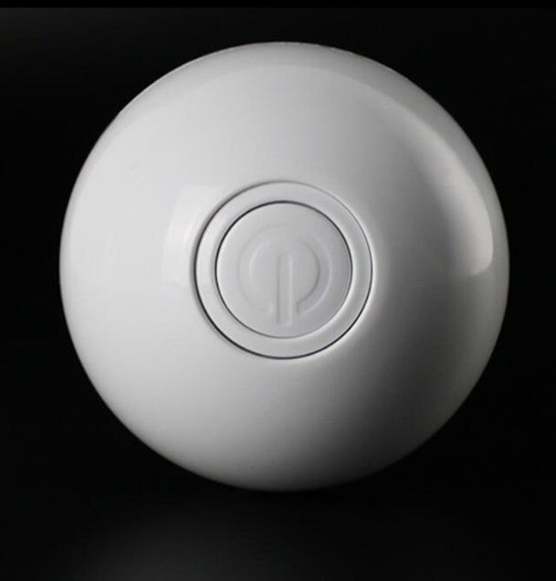 360° Rotating Cat Ball Toy with LED Lights, Feather, Bell & Catnip – USB Rechargeable – grooming kit