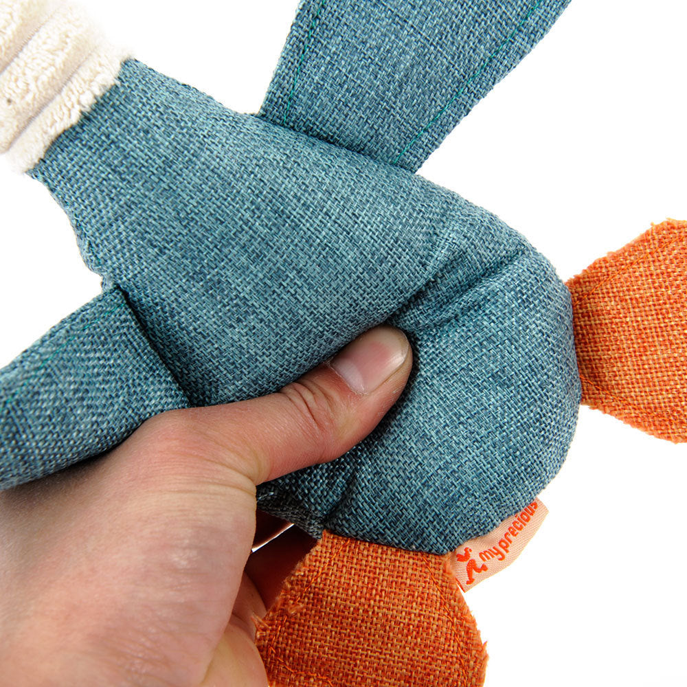 Dayan Plush Squeaky Dog Toy – Soft & Interactive Play for Small Dogs