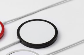 MagSafe-Compatible Metal Magnetic Wireless Charger – 9V/2A Fast Charging for iPhone