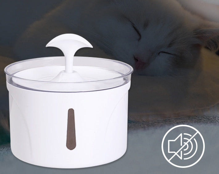2.5L Filtered Pet Water Fountain – Automatic Dispenser for Cats & Dogs – grooming kit