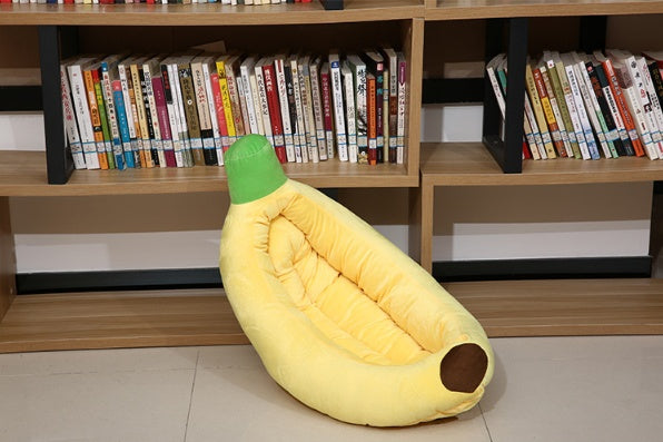 Cozy Banana Pet Bed – Soft Nest for Cats & Small Dogs