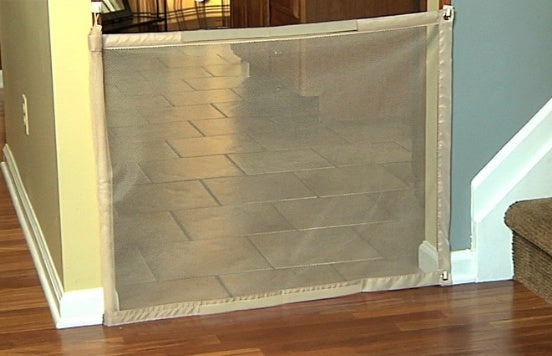 Magic Pet Safety Gate – Expandable Mesh Barrier for Doors, Stairs & Hallways