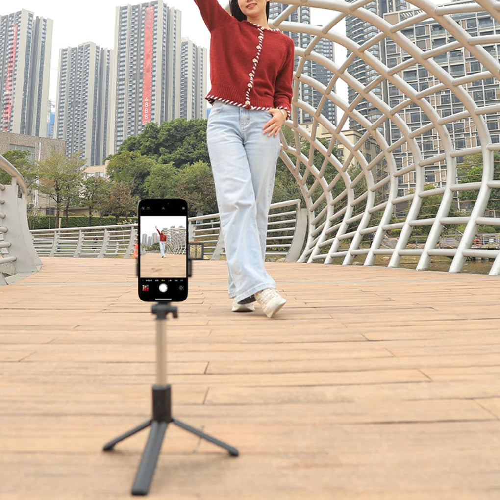 Wireless Magnetic Monitor & Lavalier Mic Kit for Vlogging & Streaming