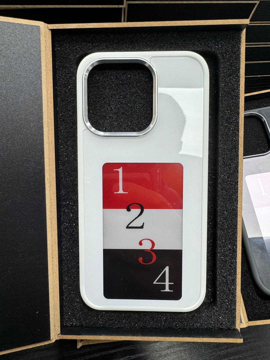 E-Ink Screen Phone Case – Battery-Free Personalized Projection Cover - JEFF's Favorite Picks